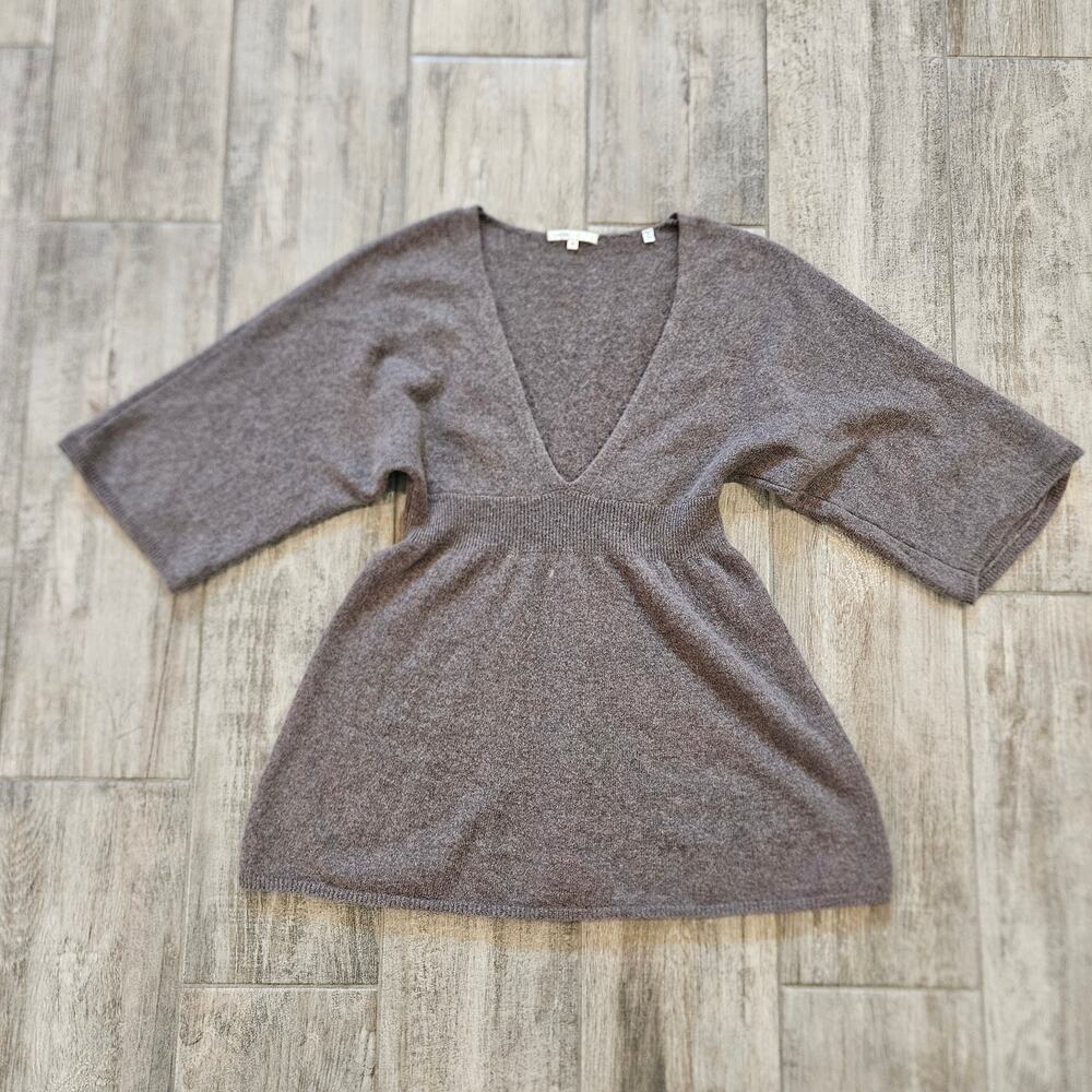 Vince Sweater Womens Size M Cashmere Batwing Y2K Retro Tiny Flaw Quiet Luxury